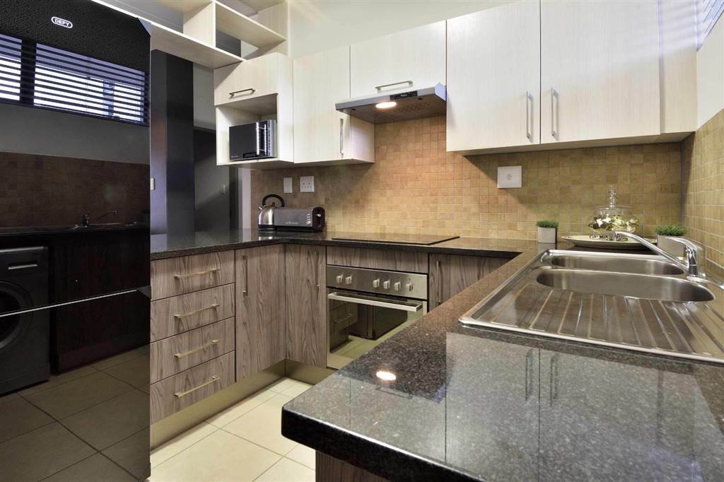 This modern 2-bedroom, 2-bathroom 2nd floor apartment in the popular Northern Views complex in Elard...